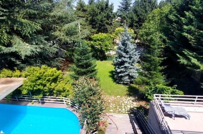 nearly repaired 9-room house for sale